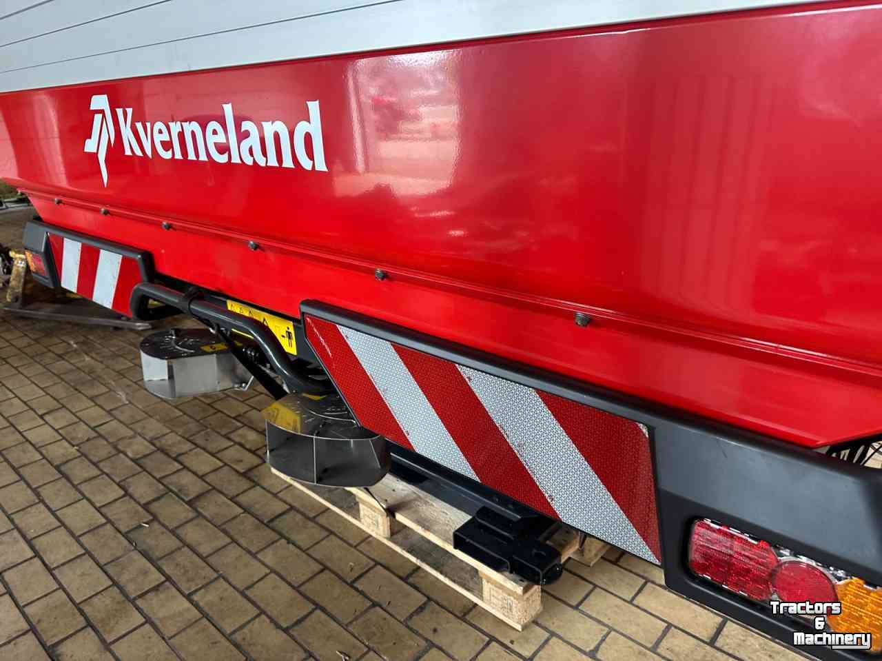 Fertilizer spreader Kverneland TL 1875 Geospread