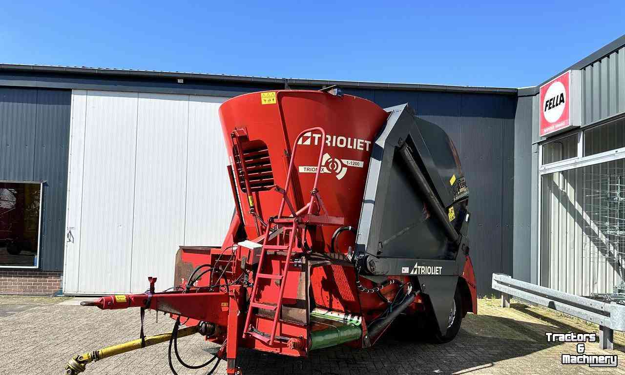 Vertical feed mixer Trioliet Triomix 1-1200 Verticale Voermengwagen