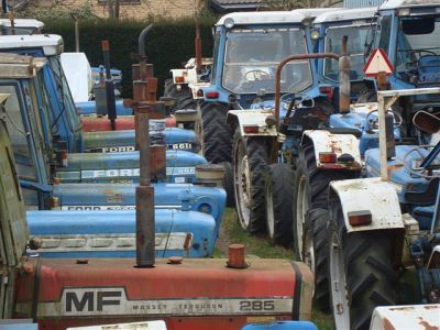 Tractor Ford 2600 - 3600 - 4100 - 4600, 2000 - 3000 - 4000 - 5000 - 7000, 5600 - 6600 - 6610 - 6700 - 7700.