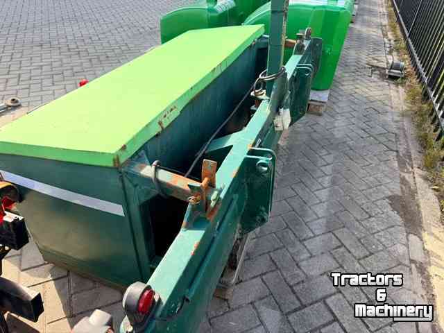 Front-bumper  Frontschuif met opberbox