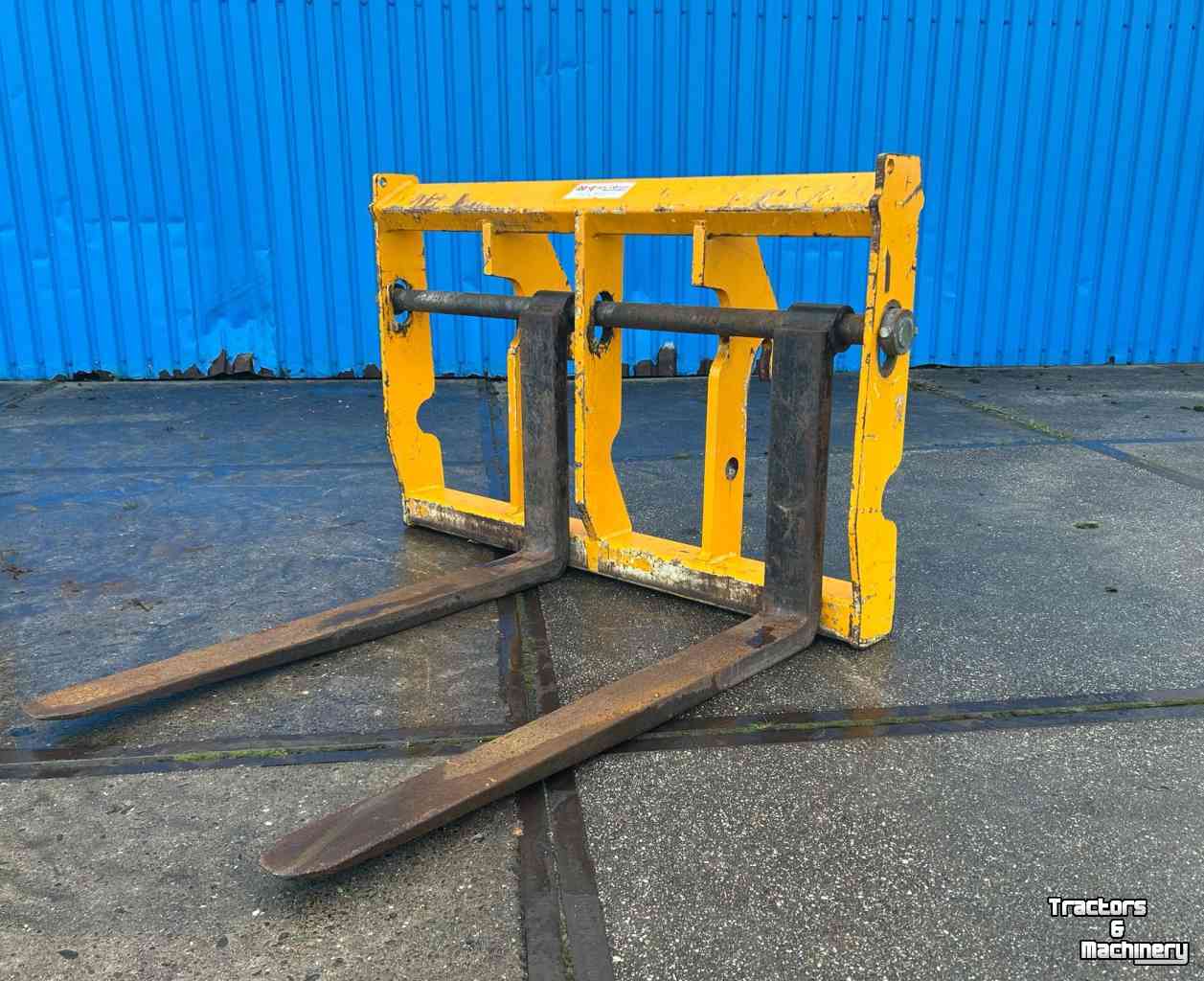Pallet Forks JCB Palletvorken met compact tool carrier