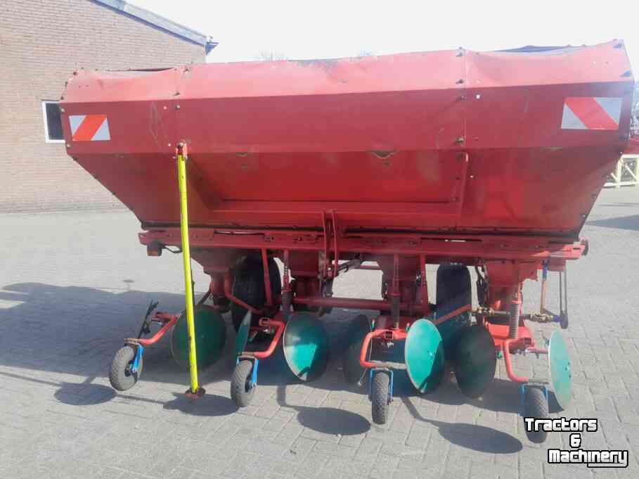 Potato planter Kverneland UN3100