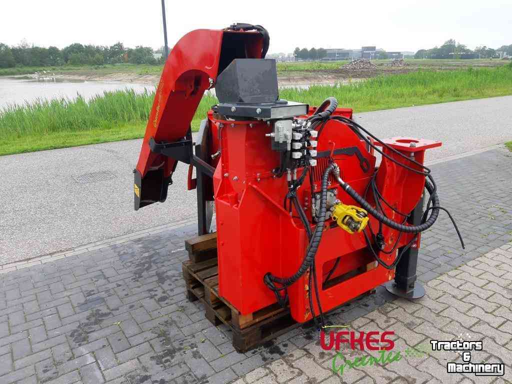 Wood shredder Greentec Cheetah 30 Unimog