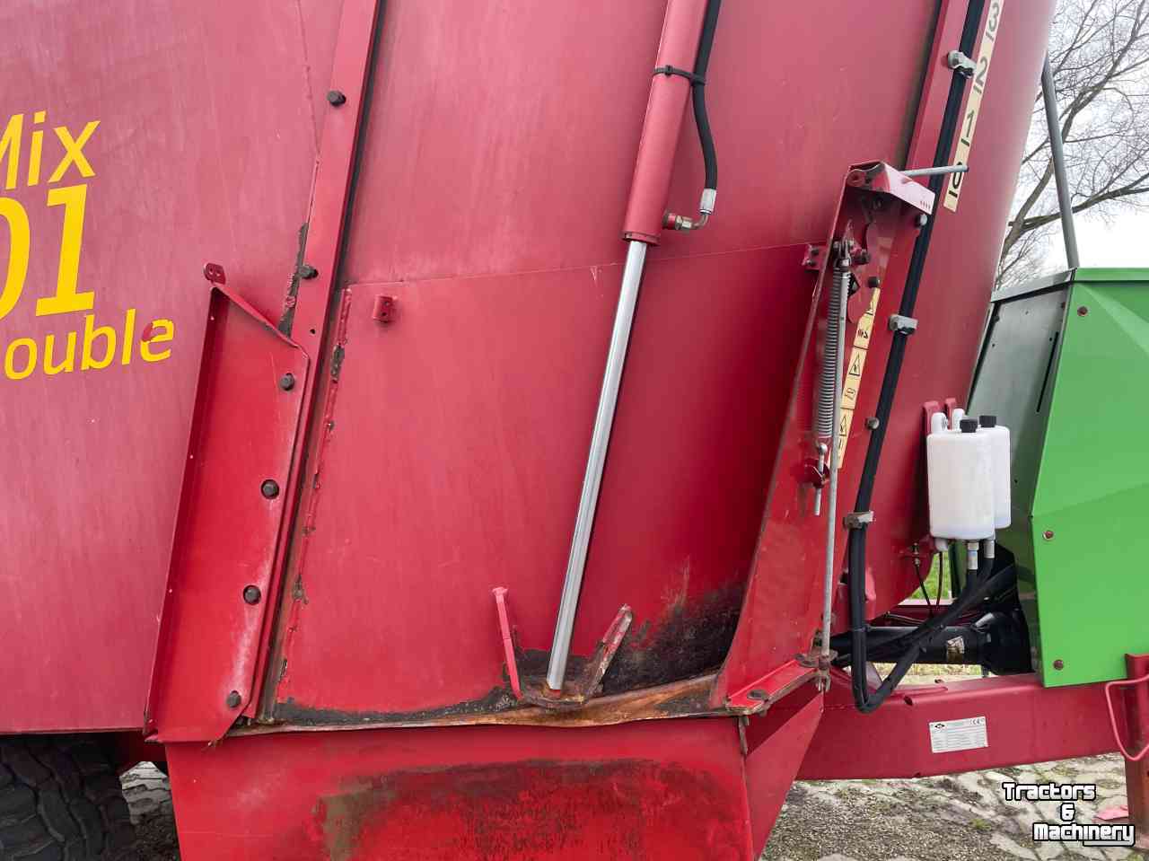 Vertical feed mixer Strautmann Verti-mix 2401 Double voermengwagen / mengwagen / voerwagen