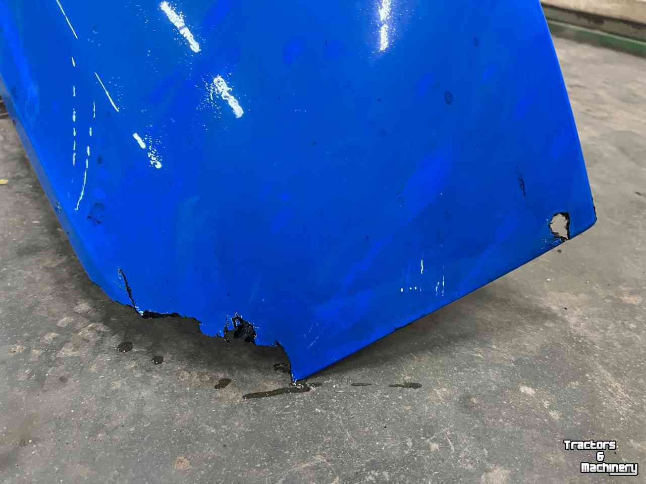 Used parts for tractors New Holland Spatbord 48104081