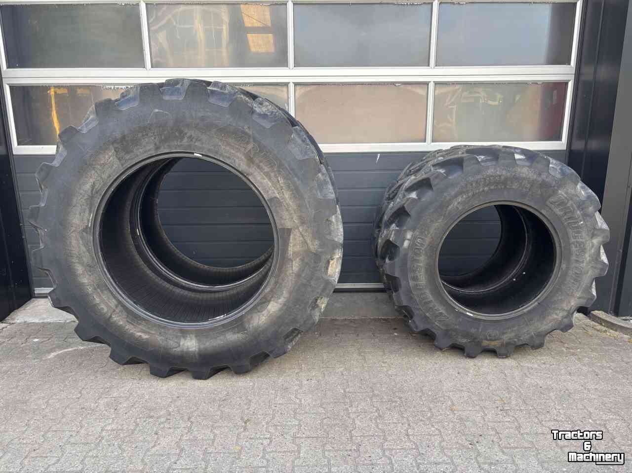 Wheels, Tyres, Rims & Dual spacers Bridgestone 520/85R38 en 420/85R28 VX-TRACTOR