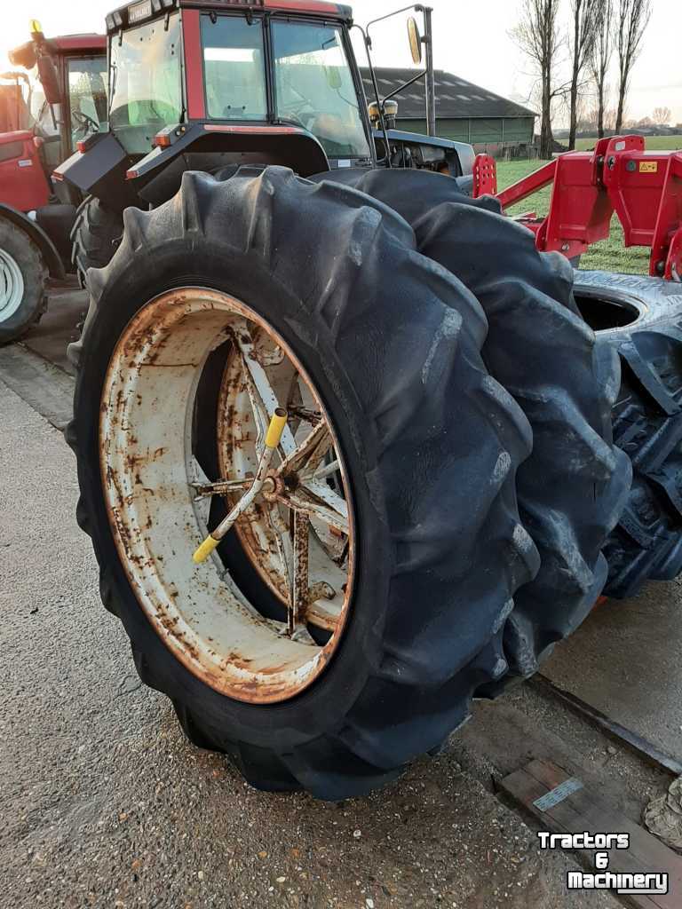 Wheels, Tyres, Rims & Dual spacers Molcon 13.6R38 5 ster Molcon dubbellucht