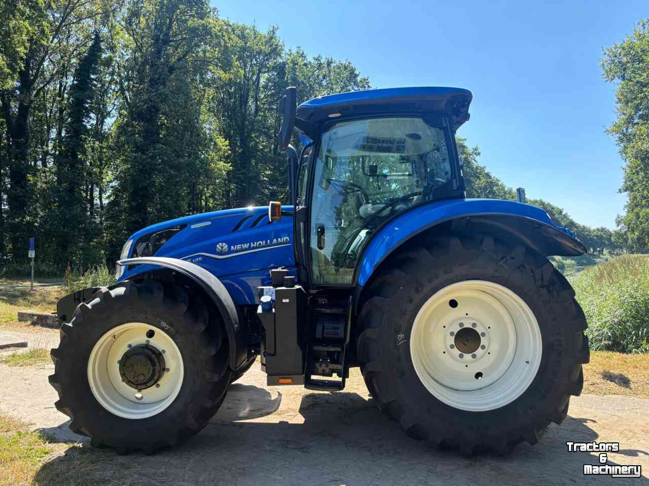 Tractor New Holland T6 145 DC