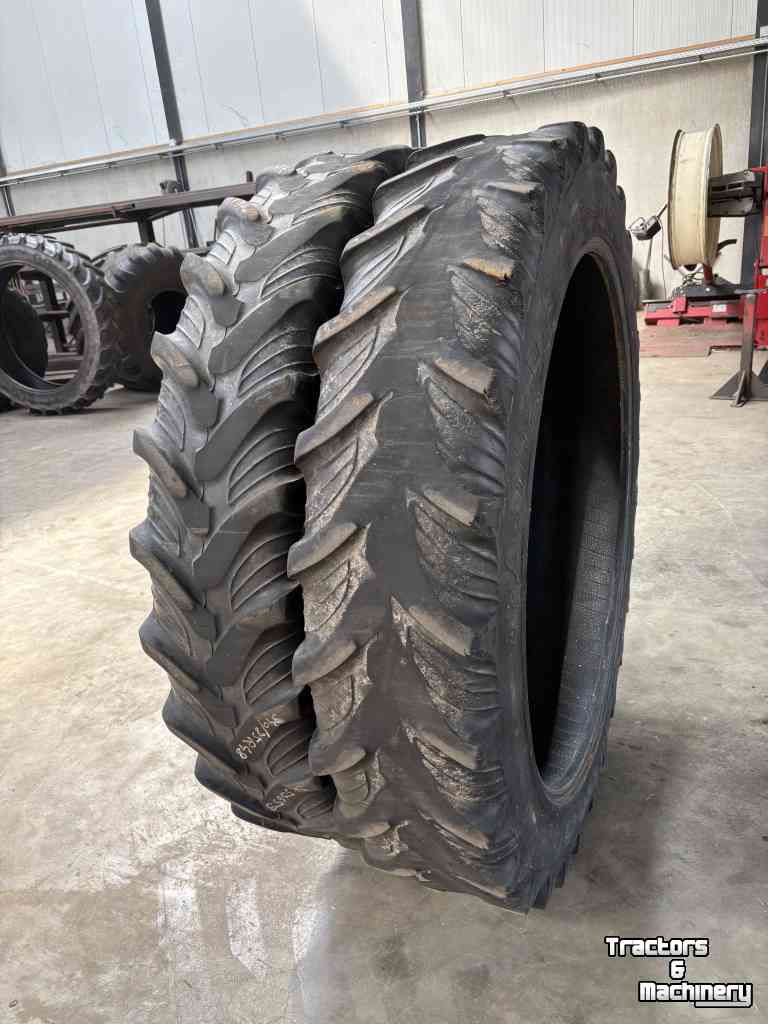 Wheels, Tyres, Rims & Dual spacers Taurus 340/85R48