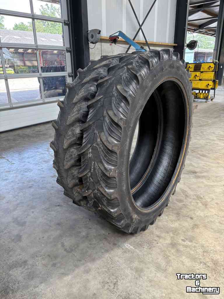 Wheels, Tyres, Rims & Dual spacers Taurus 340/85R48