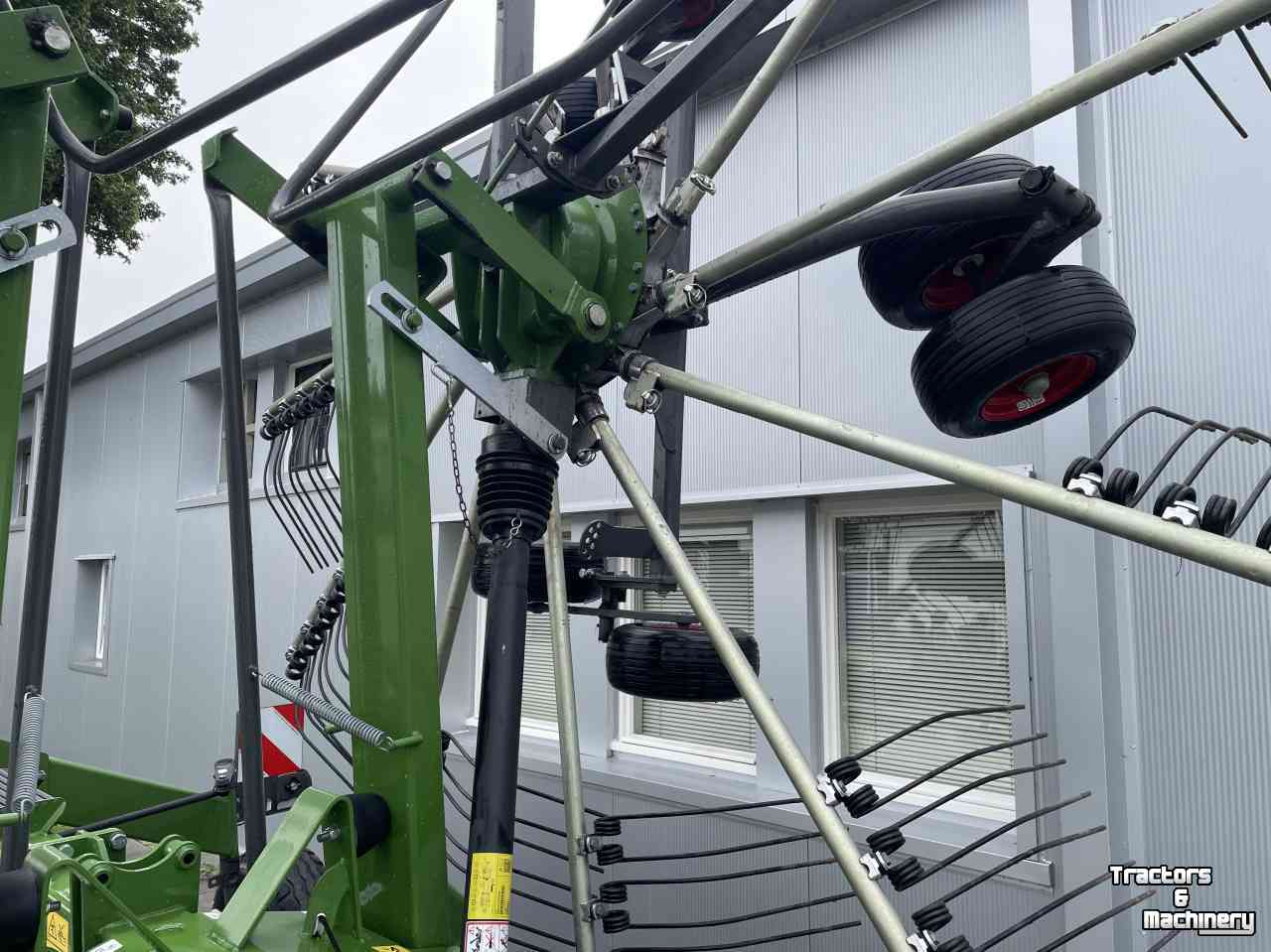 Rake Fendt Former 880 zwadhark zgan