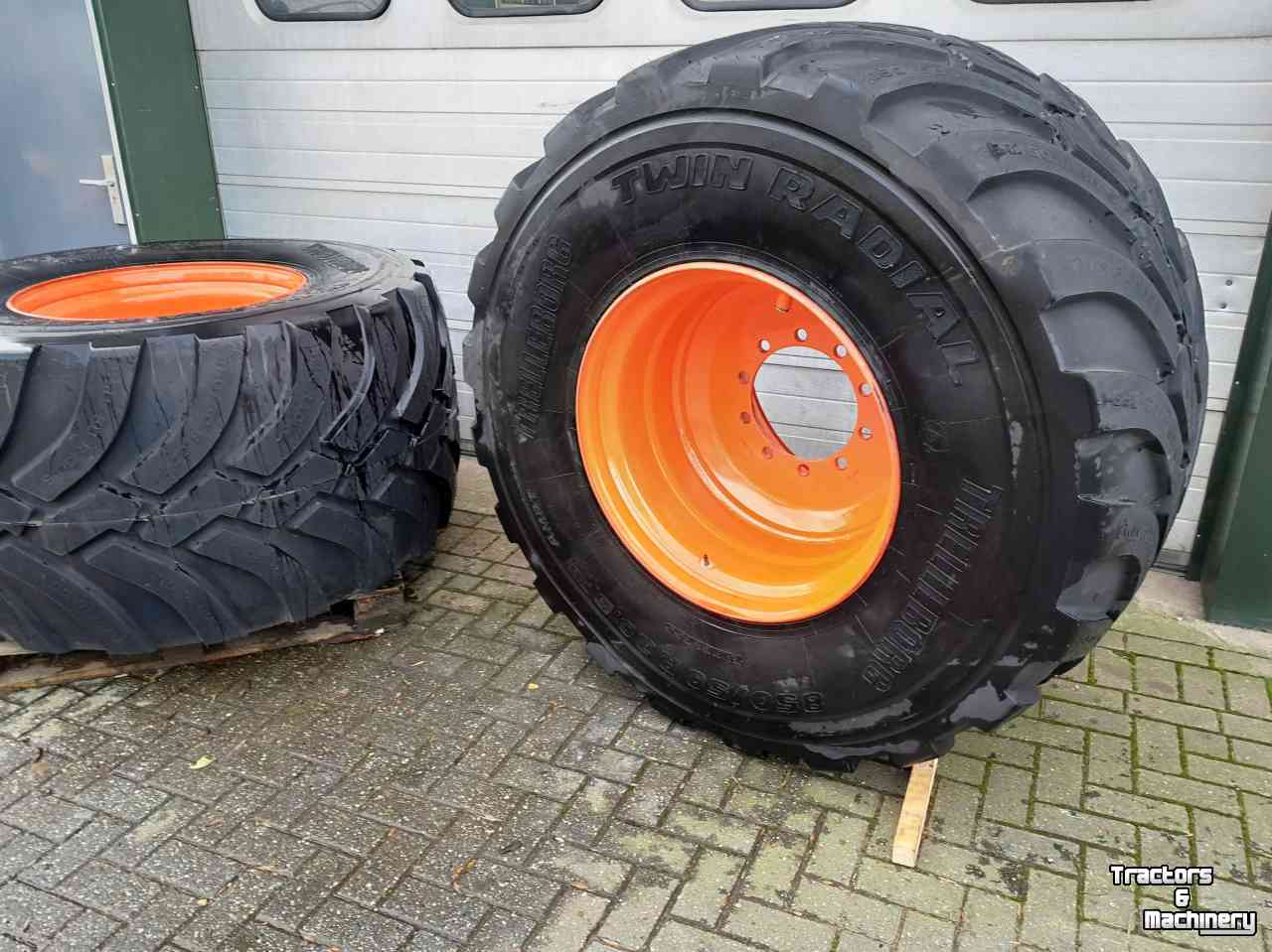 Wheels, Tyres, Rims & Dual spacers Trelleborg Twin 850-50xR30,5    85050305