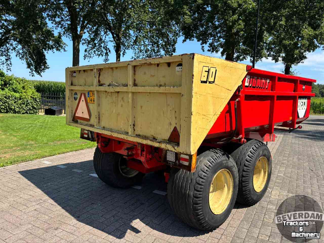 Earth- / Sand-dumper Beco Gigant
