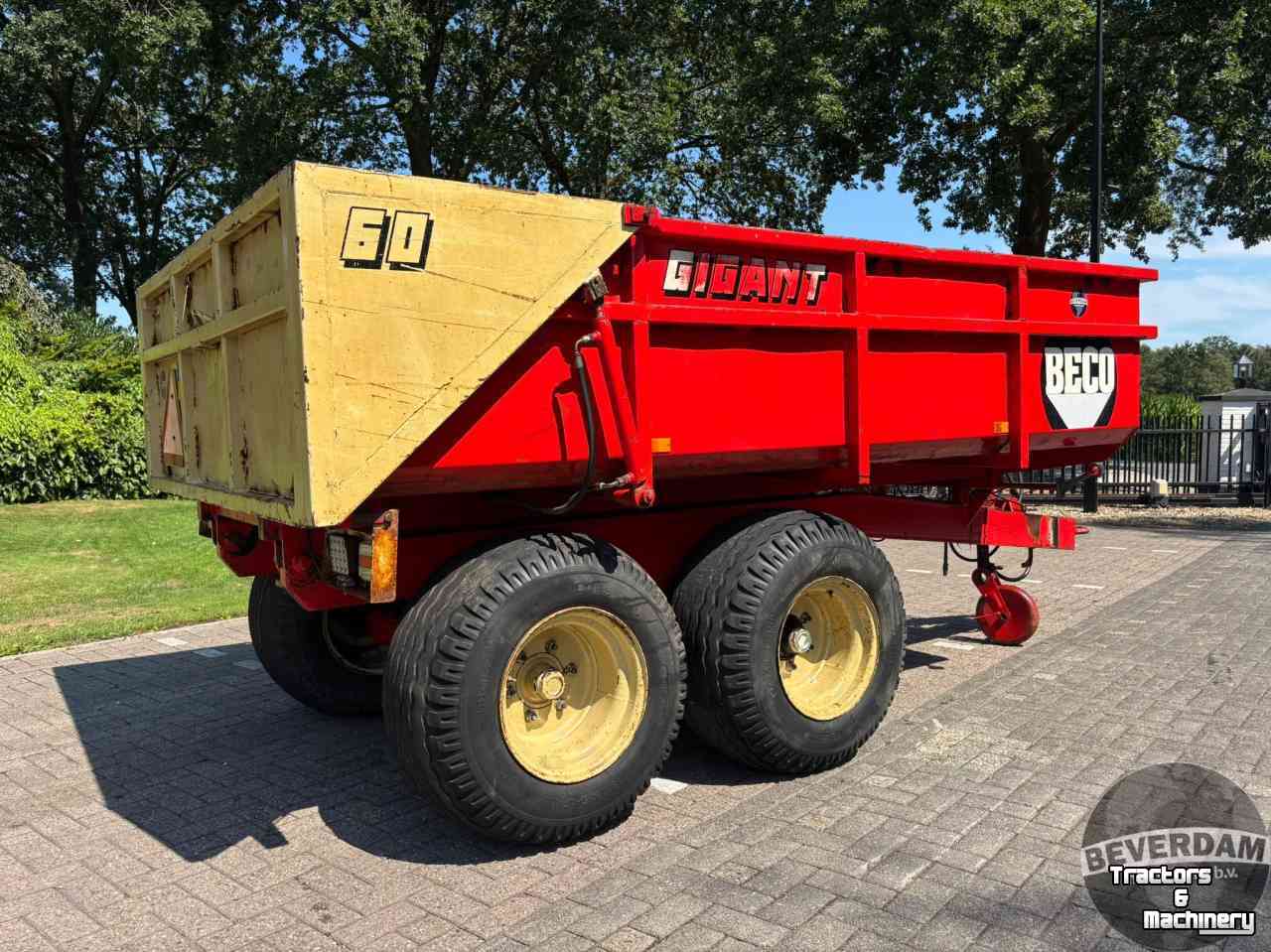 Earth- / Sand-dumper Beco Gigant