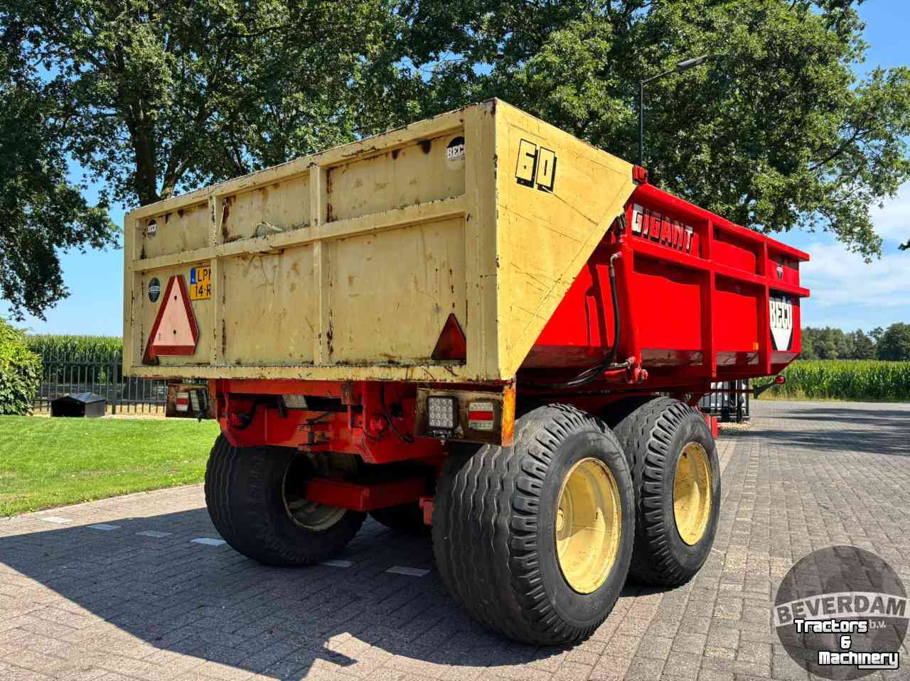 Earth- / Sand-dumper Beco Gigant