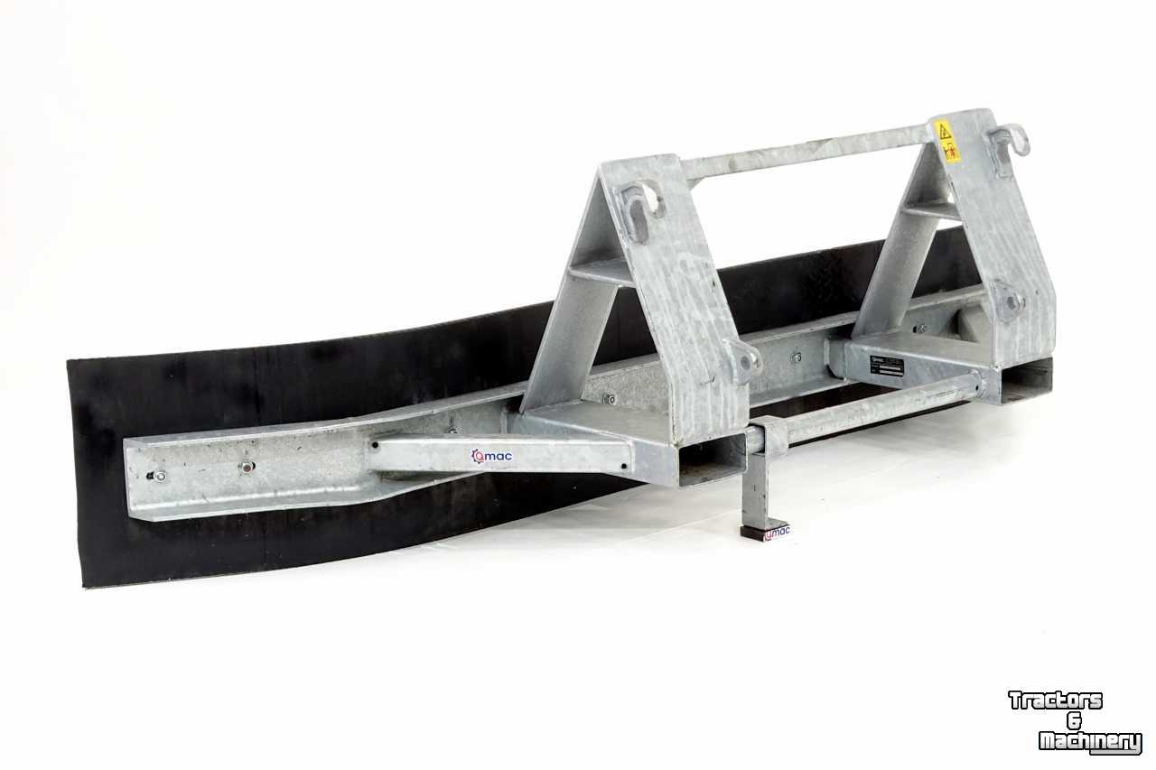 Rubber yard scraper Qmac Rubberschuif 270 met EURO aankoppeling Erfschuif / Modderschuif /