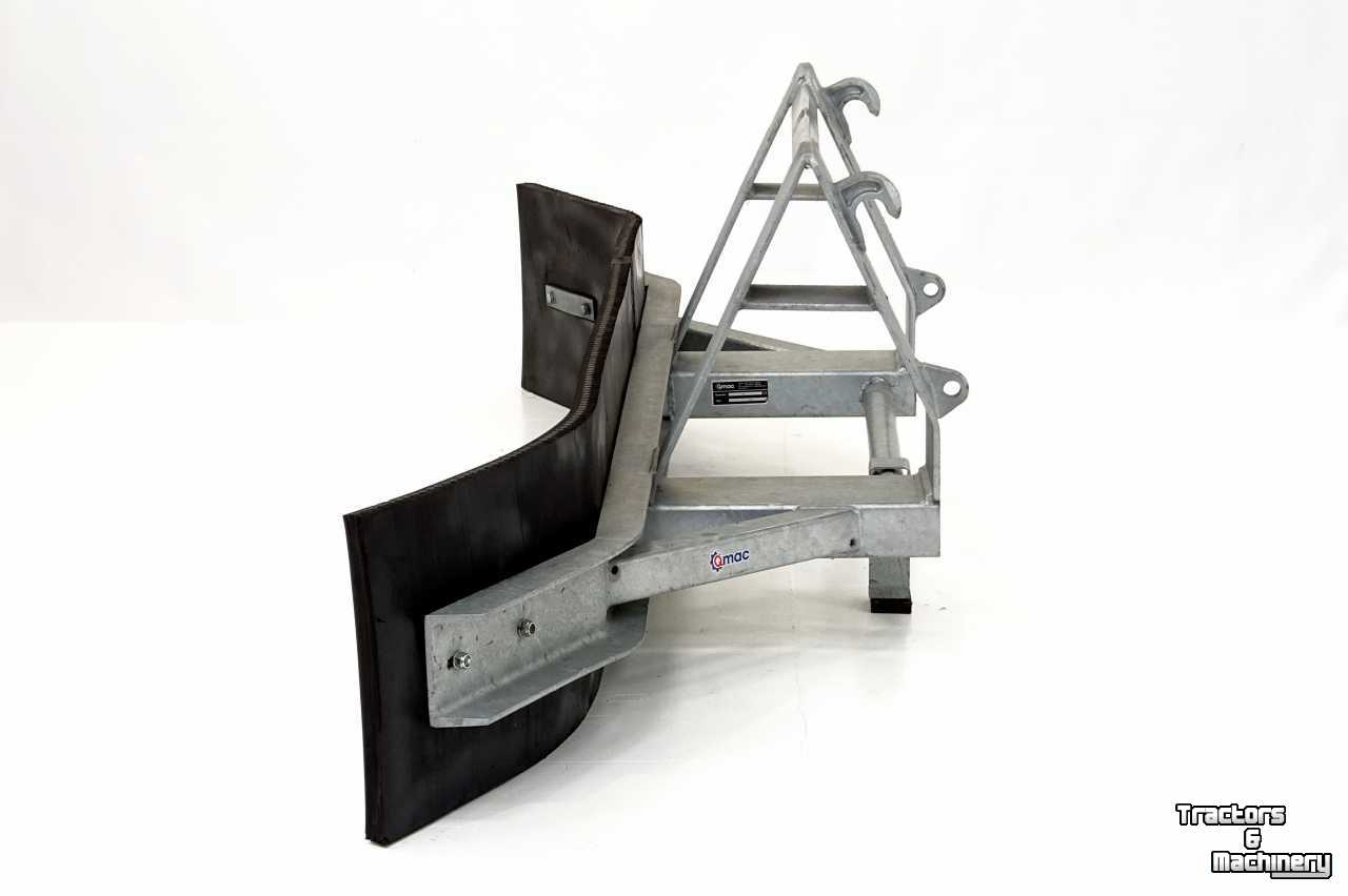 Rubber yard scraper Qmac Rubberschuif 270 met EURO aankoppeling Erfschuif / Modderschuif /