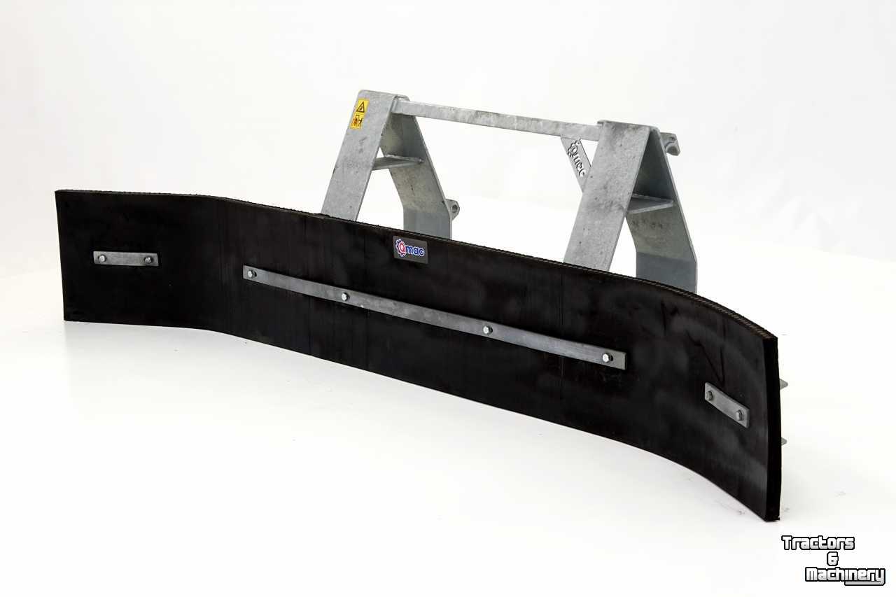 Rubber yard scraper Qmac Rubberschuif 270 met EURO aankoppeling Erfschuif / Modderschuif /