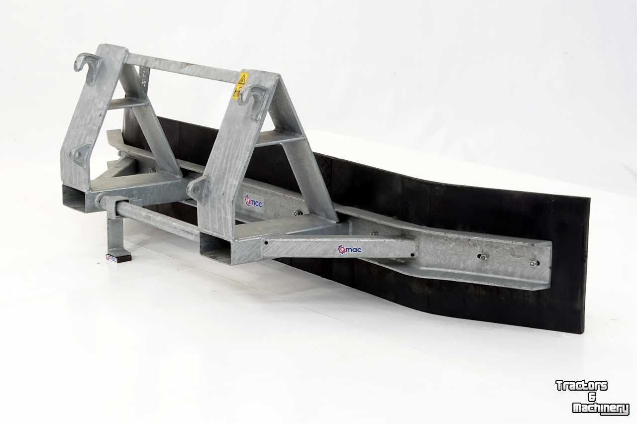 Rubber yard scraper Qmac Rubberschuif 270 met EURO aankoppeling Erfschuif / Modderschuif /