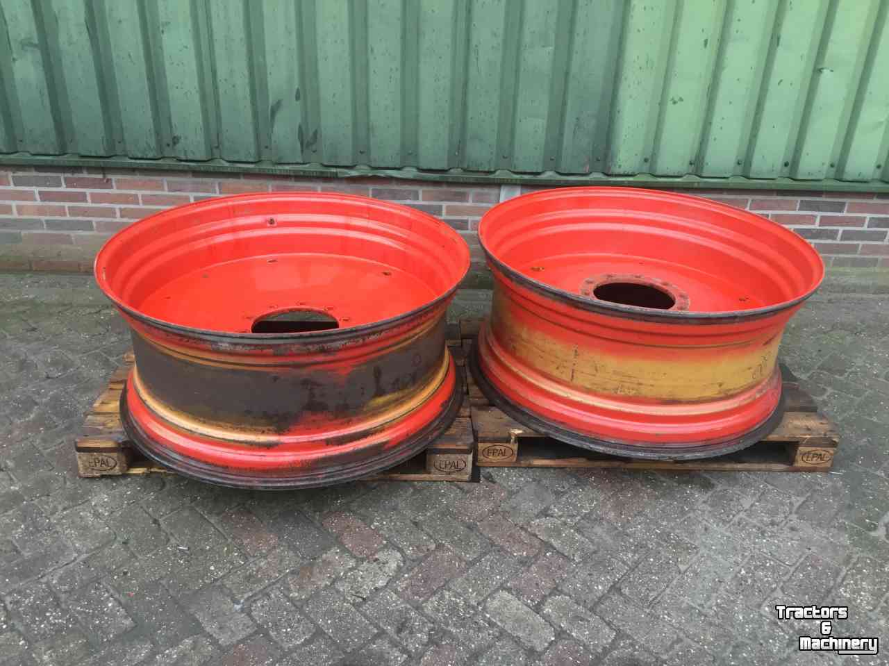 Wheels, Tyres, Rims & Dual spacers  18x42
