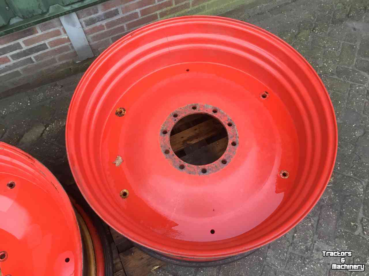 Wheels, Tyres, Rims & Dual spacers  18x42