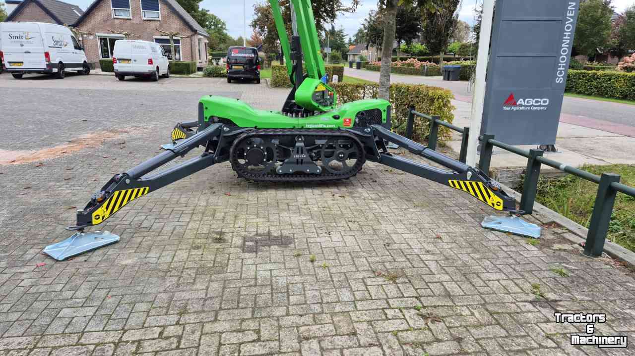 Telescopic conveyor Avant Leguan 195