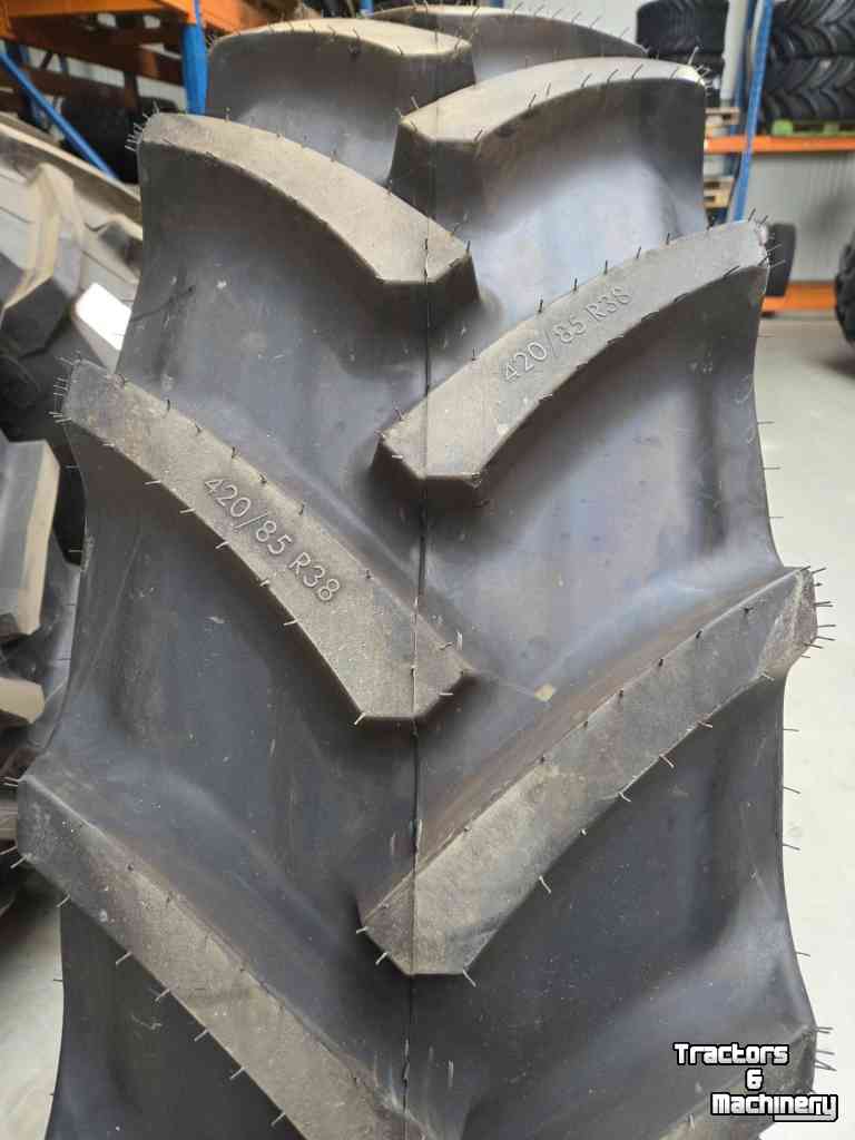Wheels, Tyres, Rims & Dual spacers Mitas 420/85R38 AC85 eerste montage