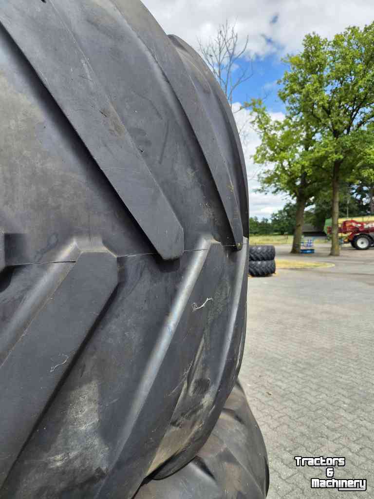 Wheels, Tyres, Rims & Dual spacers Michelin 1050/50R32