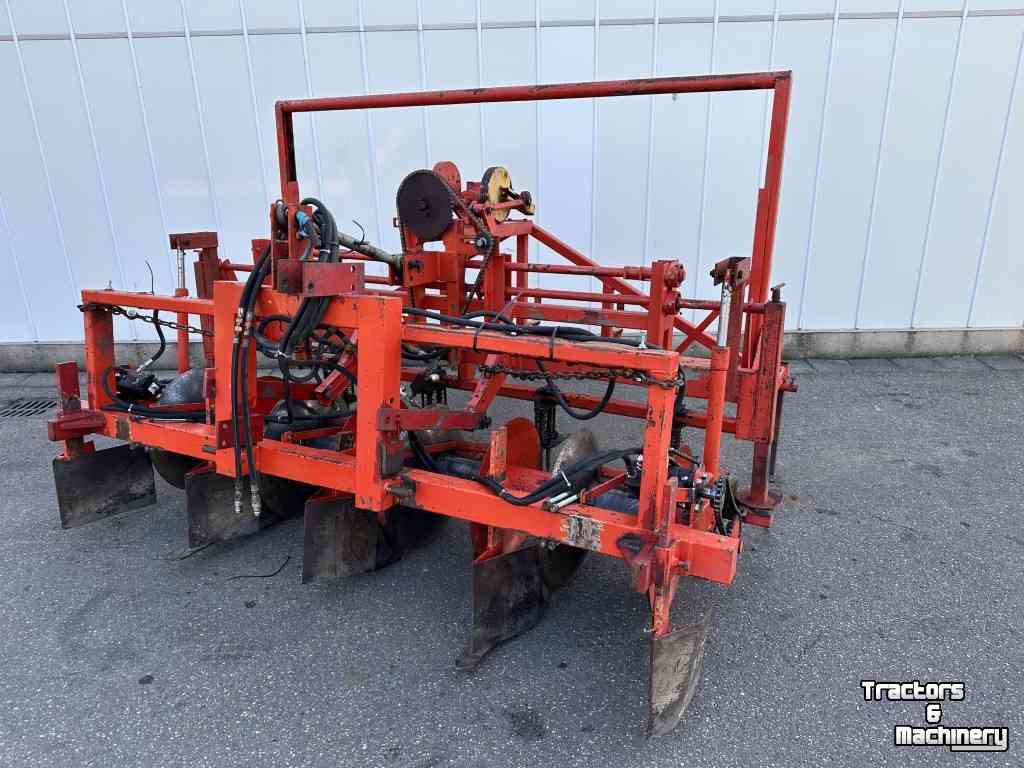 Transplanter  Desmytere ruggenvormer met preiponsmachine  Plantmachine/gatenponser voor bijv. prei  Hydraulisch aangedreven ruggenvormer