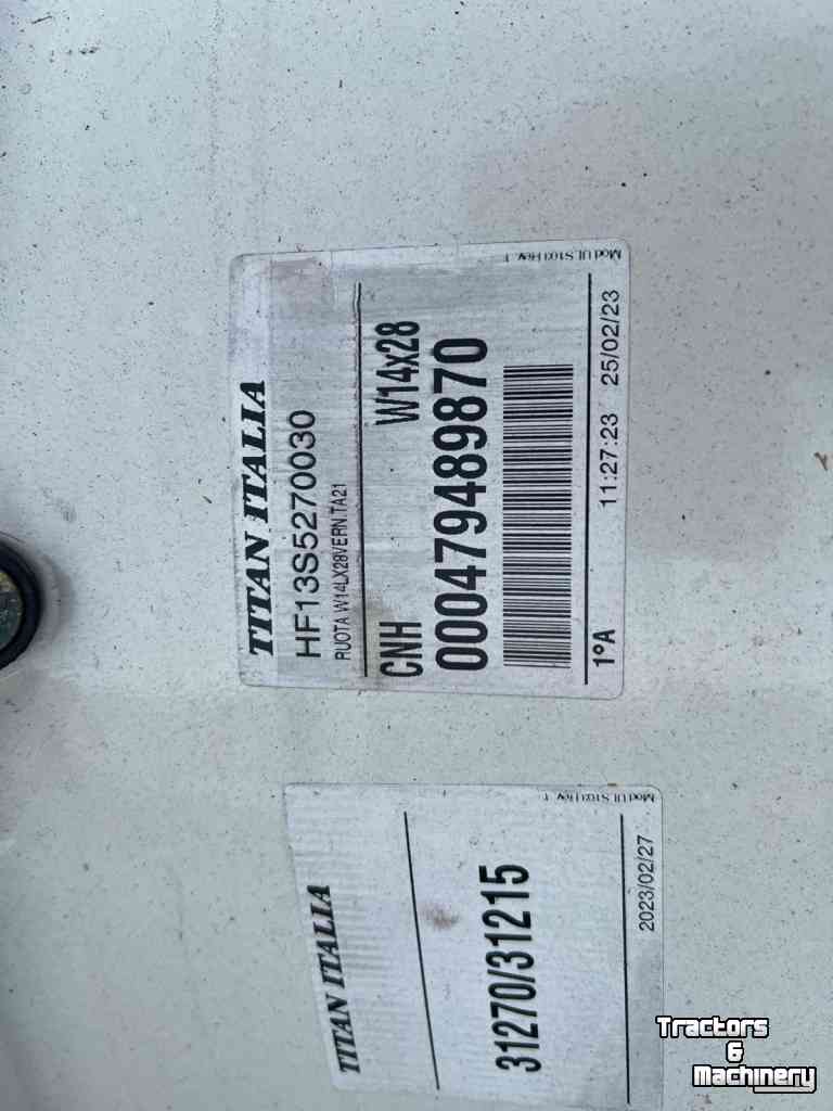 Wheels, Tyres, Rims & Dual spacers New Holland W14x28 set vaste velgen