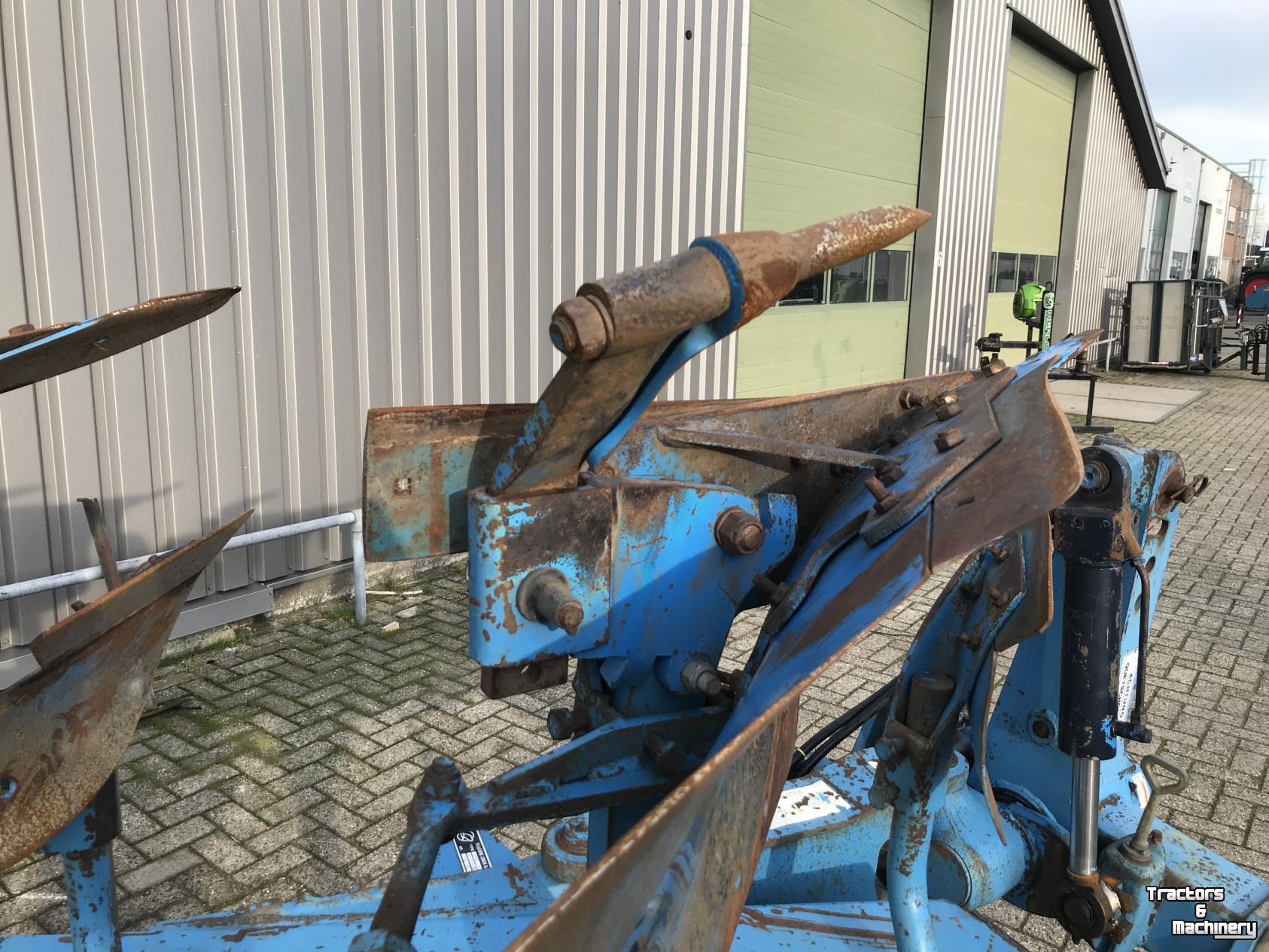 Ploughs Lemken Opal 140