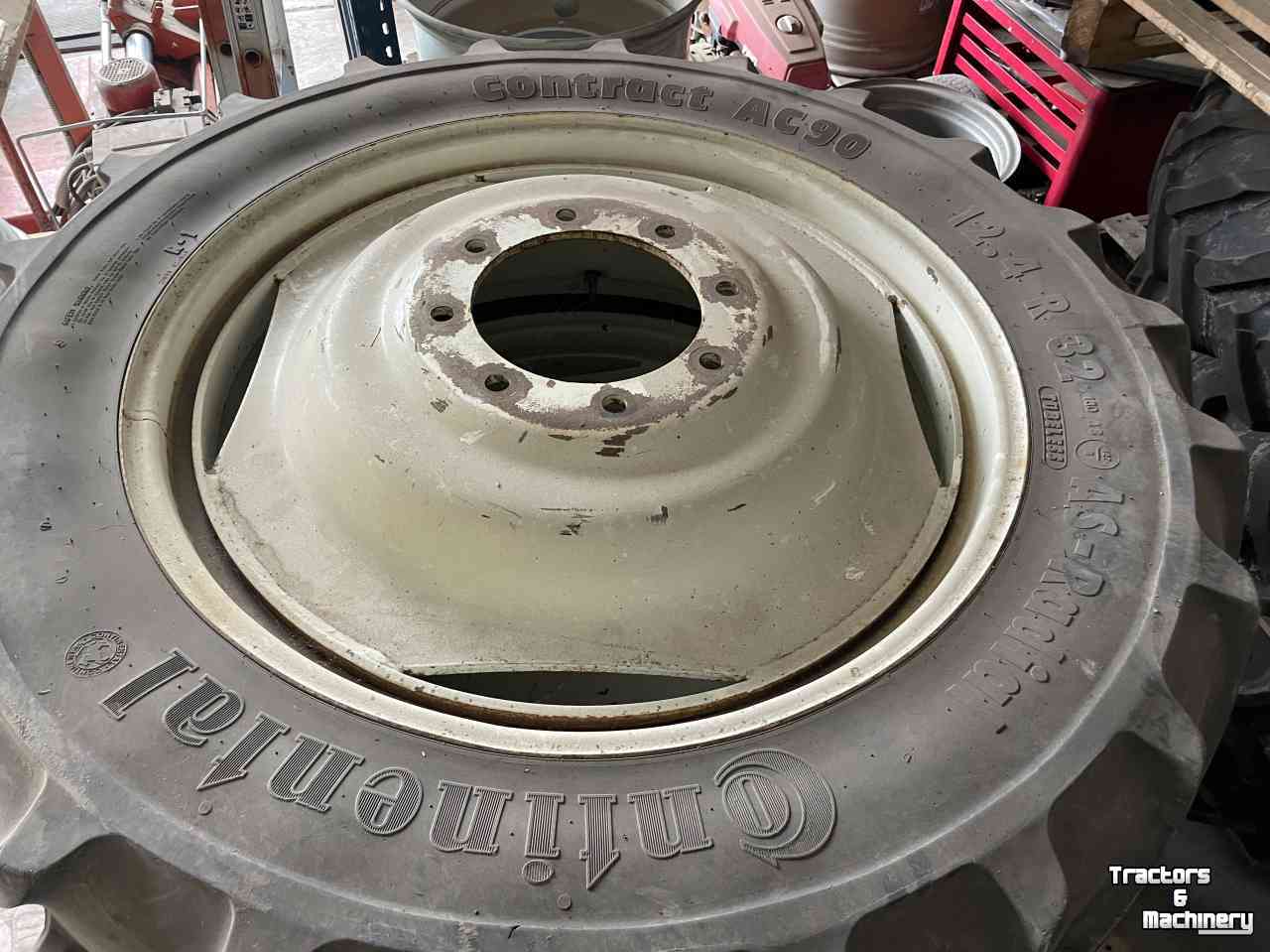 Wheels, Tyres, Rims & Dual spacers Continental 12.4r32