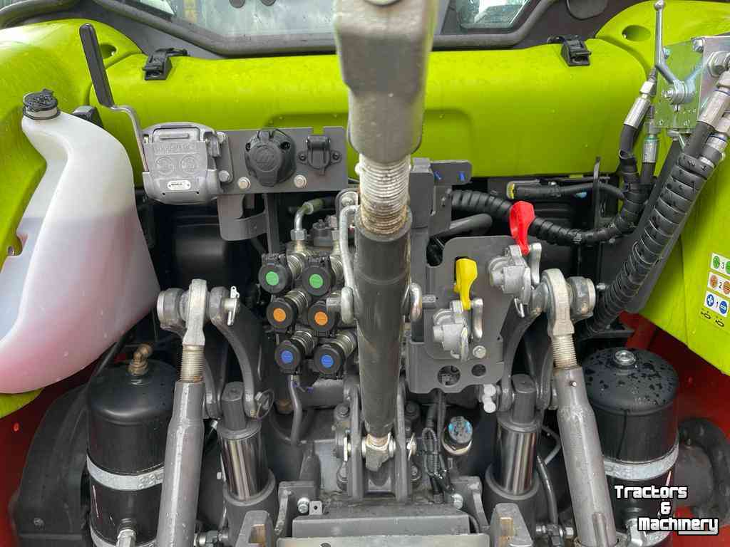Tractor Claas Arion 420
