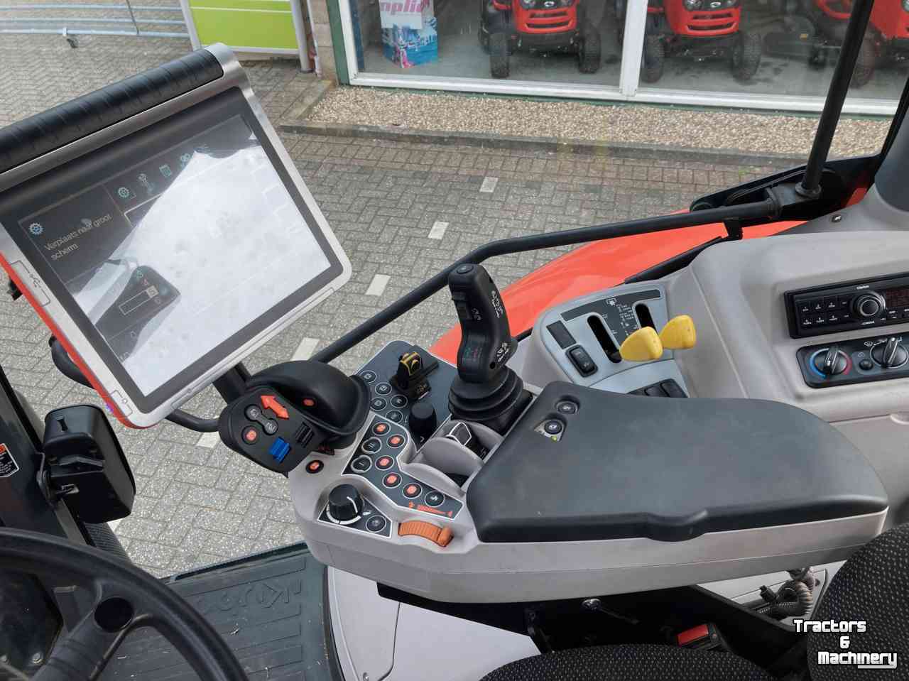 Tractor Kubota M7151  KVT