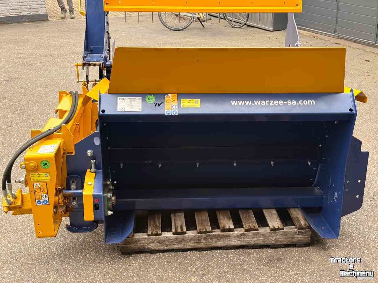 Bale unroller  Warzee DE225