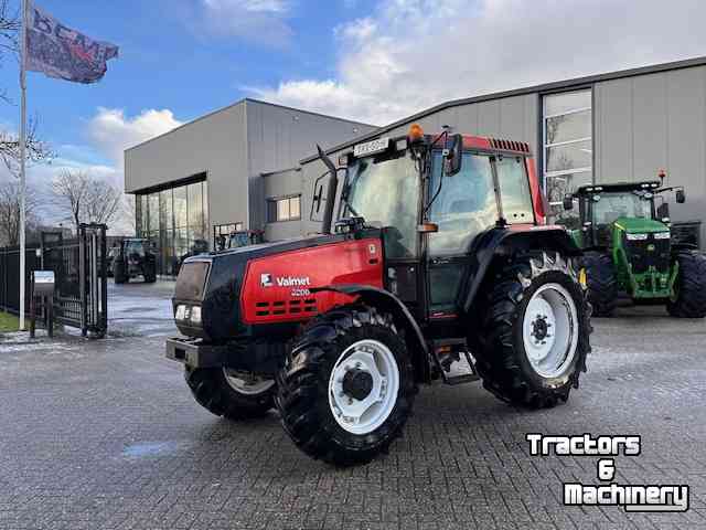 Tractors Valtra Valmet 6200 mezzo