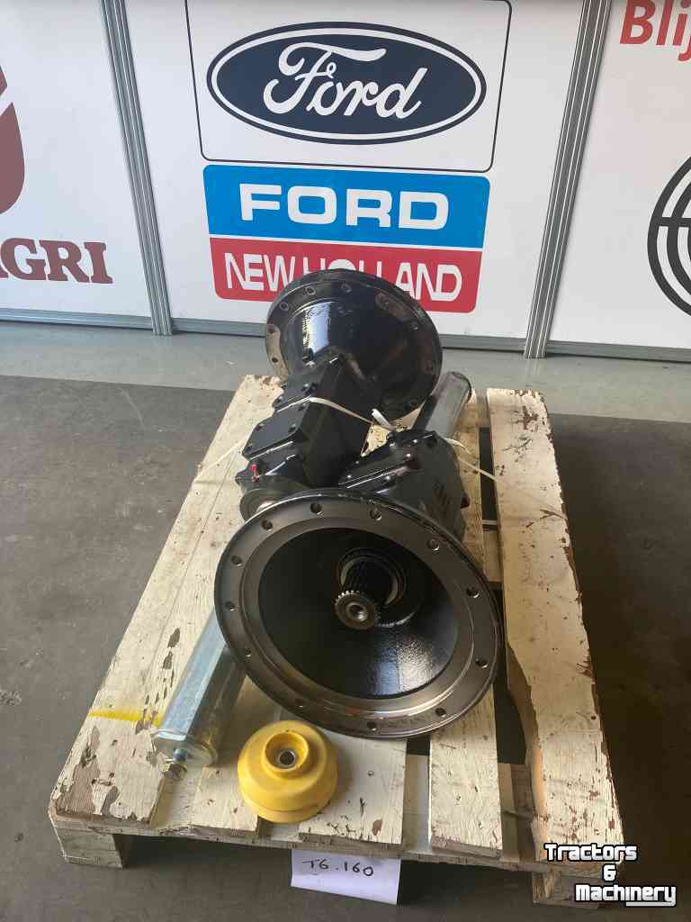 Diverse new spare-parts New Holland T6.160