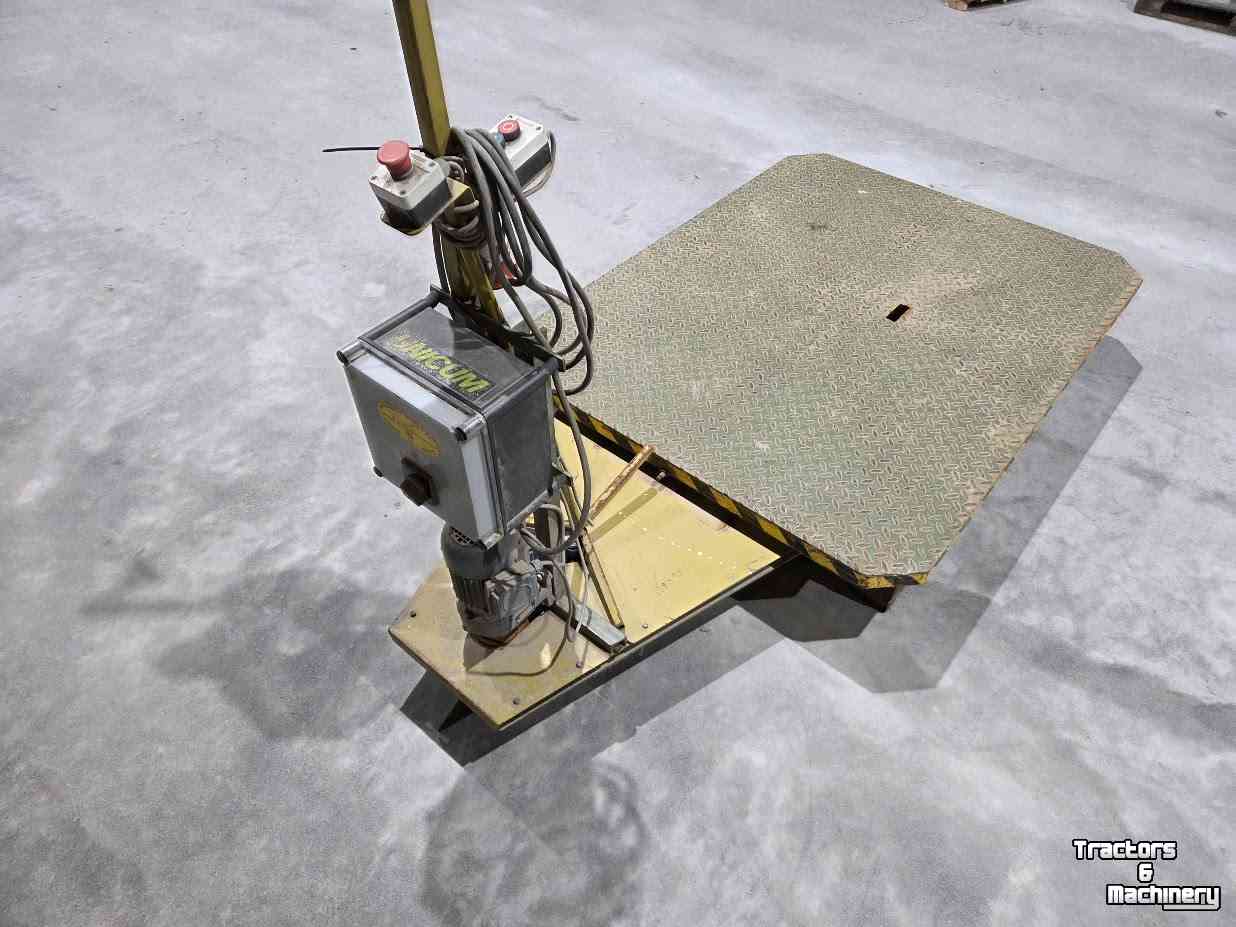 Other conveying equipment and accessories  Unicum Palletdraaier