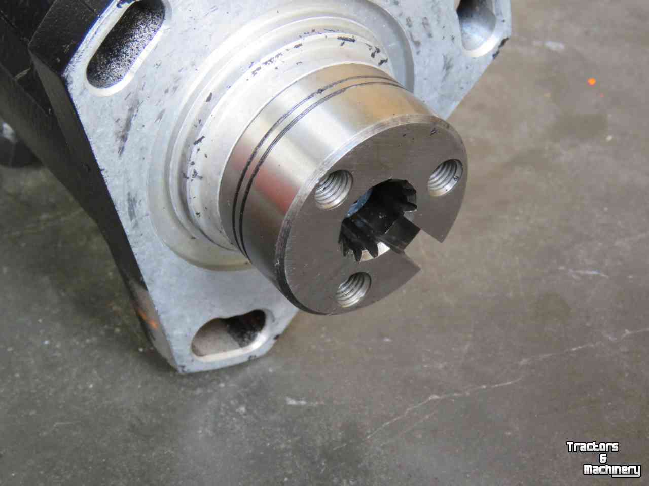 Tractor Ford Brandstofpomp FORD  10Serie  Parts nr:F0NN9A543VAR