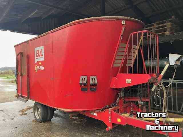 Vertical feed mixer BVL V-Mix 24-2S Voermengwagen