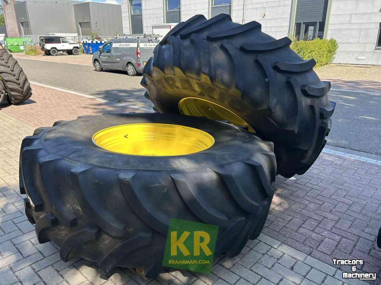 Wheels, Tyres, Rims & Dual spacers Vredestein 650/85R38 Traxion XL
