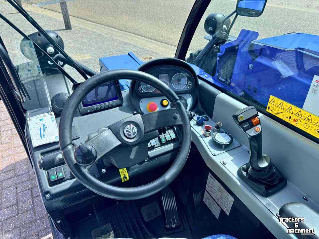 Telehandler New Holland LM5.25 Verreiker