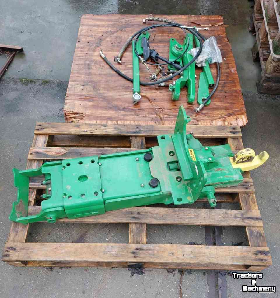 Used parts for tractors John Deere HD-Trekhaak