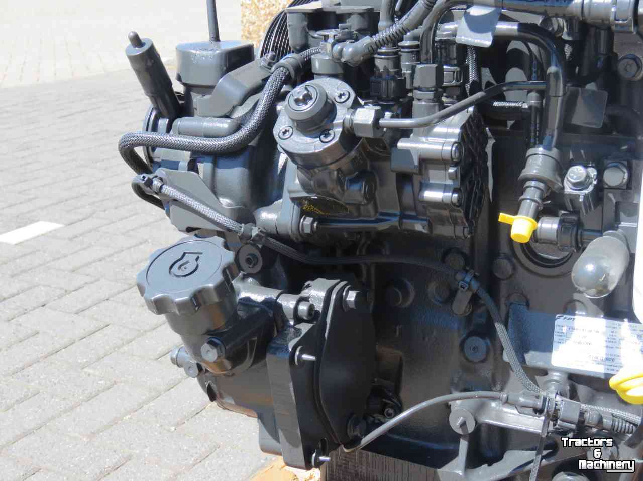 Engine FPT Complete FPT Motor 4cil F5HFL413A Parts no:5802853882