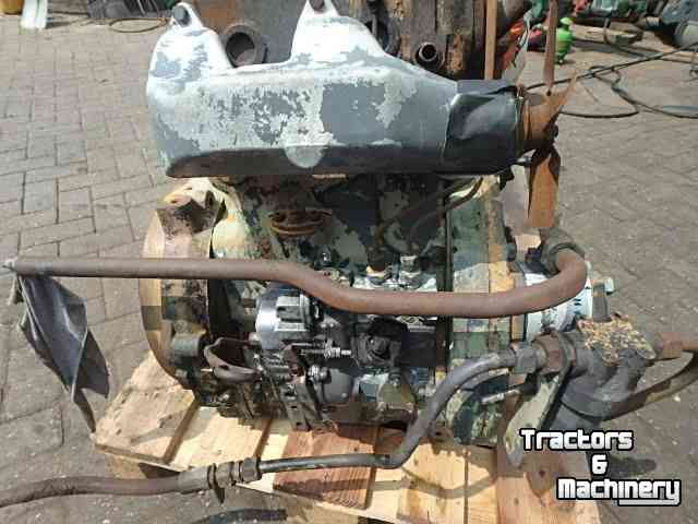 Engine Holder 2 cil. 4 takt motor