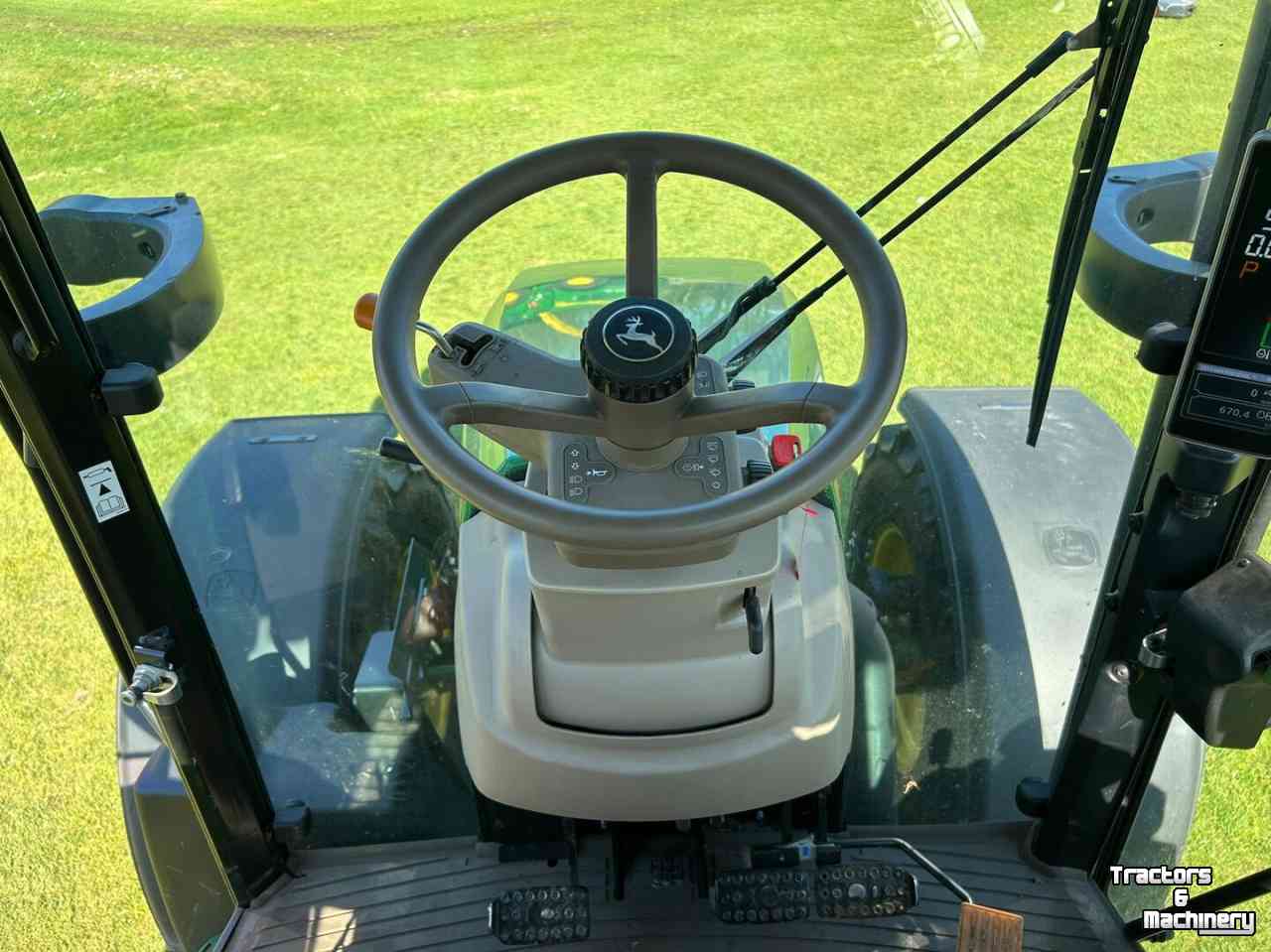 Tractor John Deere 5100R