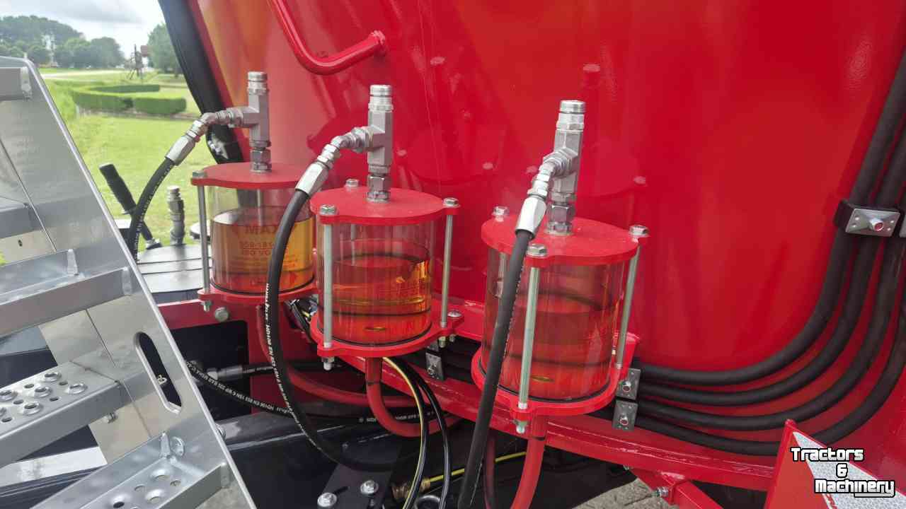 Vertical feed mixer Peecon Biga 40-230s Mammoet