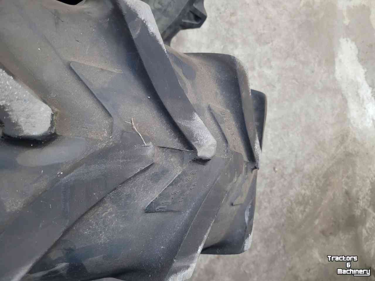 Wheels, Tyres, Rims & Dual spacers Michelin 11.2 R28