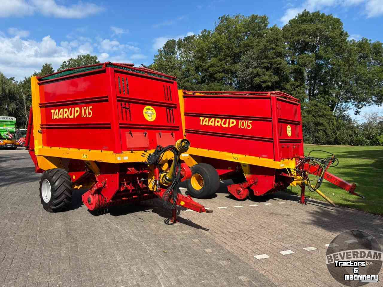 Self-loading wagon Taarup 1015
