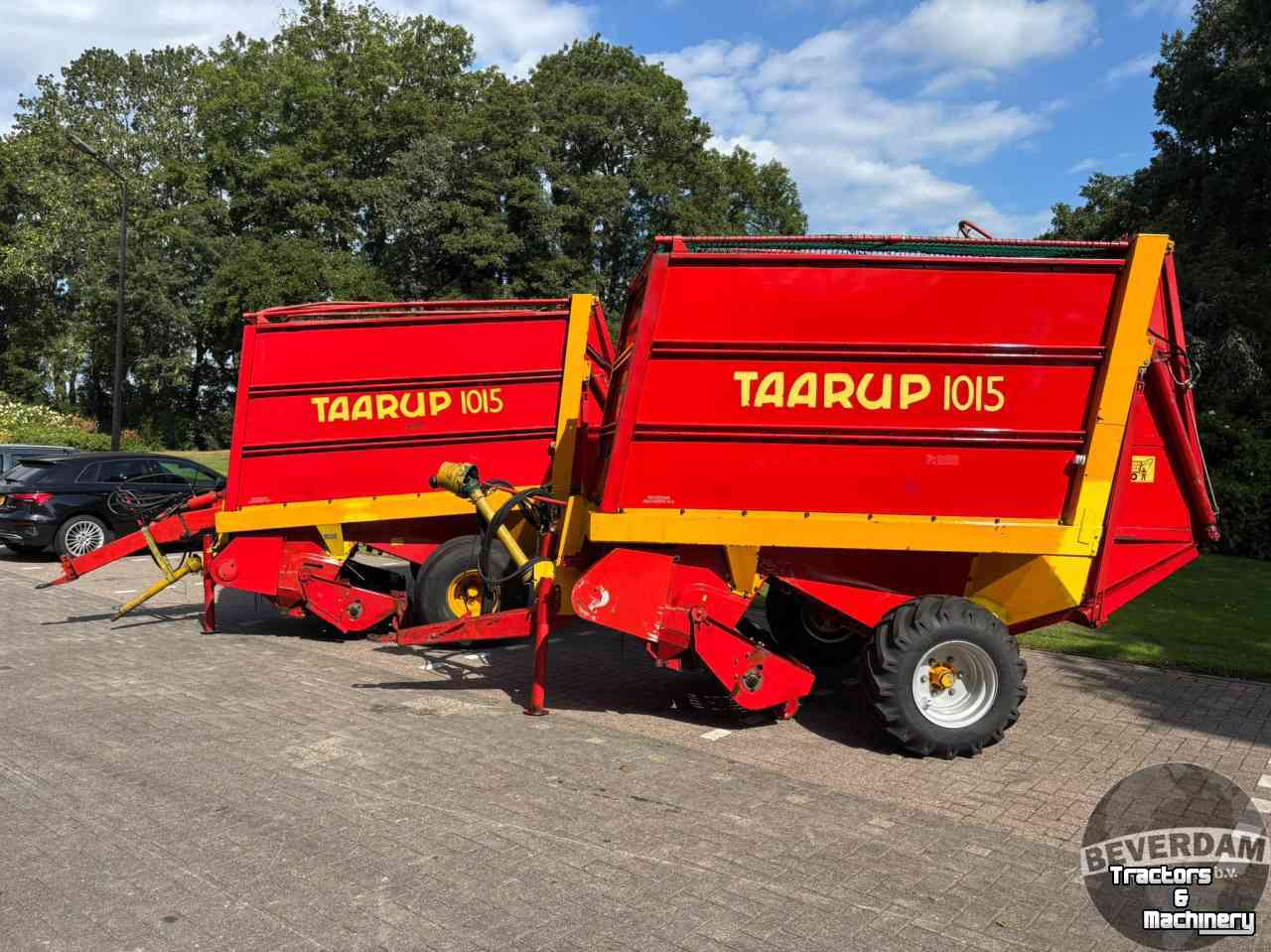 Self-loading wagon Taarup 1015